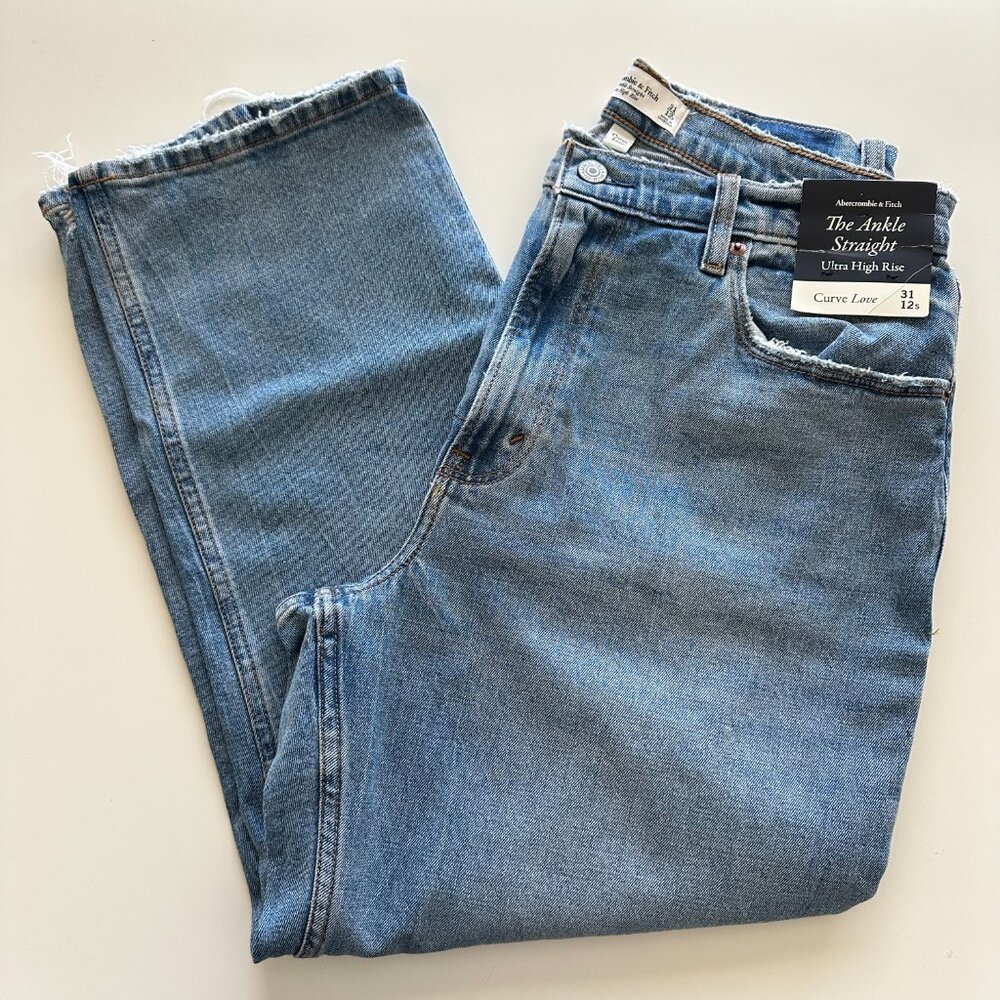 Abercrombie & Fitch Curve Love Ultra High Rise Ankle Straight Jean - NWT